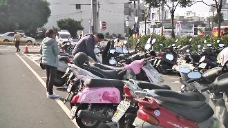 男偷電瓶試車　他好心幫推車也被當賊