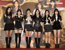 韓國女團GFRIEND獨家進棚MTV「我愛偶像」（由左至右）信飛、銀河、睿隣、所願、嚴智、裕珠。（記者邱榮吉/攝影）