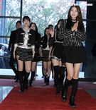 韓國女團GFRIEND獨家進棚MTV「我愛偶像」（由左至右）信飛、銀河、睿隣、所願、嚴智、裕珠。（記者邱榮吉/攝影）