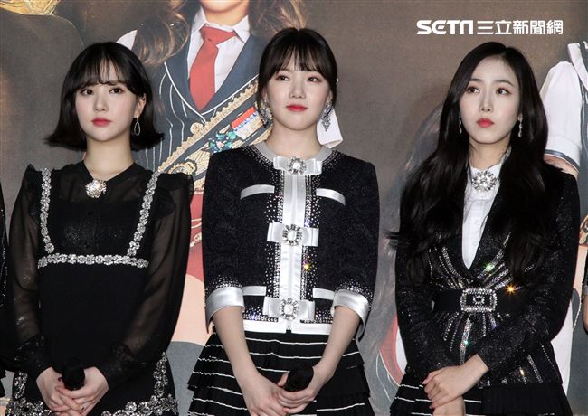 韓國女團GFRIEND獨家進棚MTV「我愛偶像」（由左至右）信飛、銀河、睿隣、所願、嚴智、裕珠。（記者邱榮吉/攝影）