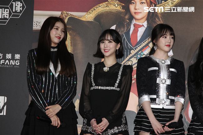 韓國女團GFRIEND獨家進棚MTV「我愛偶像」（由左至右）信飛、銀河、睿隣、所願、嚴智、裕珠。（記者邱榮吉/攝影）