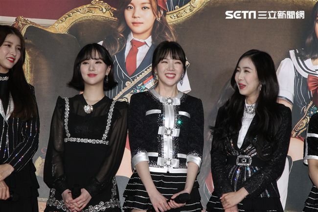 韓國女團GFRIEND獨家進棚MTV「我愛偶像」（由左至右）信飛、銀河、睿隣、所願、嚴智、裕珠。（記者邱榮吉/攝影）