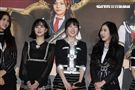 韓國女團GFRIEND獨家進棚MTV「我愛偶像」（由左至右）信飛、銀河、睿隣、所願、嚴智、裕珠。（記者邱榮吉/攝影）