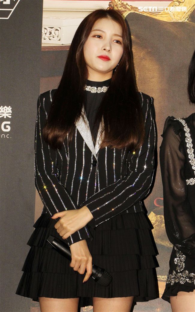 韓國女團GFRIEND成員信飛。（記者邱榮吉/攝影）