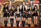 韓國女團GFRIEND獨家進棚MTV「我愛偶像」（由左至右）信飛、銀河、睿隣、所願、嚴智、裕珠。（記者邱榮吉/攝影）