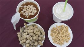 過敏體質　醫師：飲食上要注意童綜合醫院過敏免疫風濕科主任鄭聖翰指出，曾有調查報告指出國人食用的黃豆製品，大部分屬基因改造的進口黃豆，若自身是易過敏體質的民眾在飲食上要多加注意。（童綜合醫院提供）中央社記者蘇木春傳真　106年11月6日