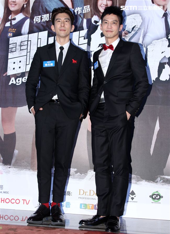 「翻牆的記憶」演員修杰楷、鄒承恩。（記者邱榮吉/攝影）