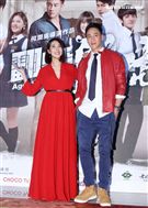 「翻牆的記憶」男女主角何潤東、楊晴。（記者邱榮吉/攝影）