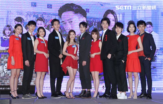 何潤東導演的校園新戲「翻牆的記憶」演員。（記者邱榮吉/攝影）