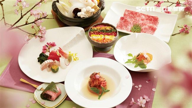 超好拍櫻花變料理　和牛、鬆餅這樣吃