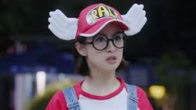 林依晨《老男孩》中扮演嗆辣英文教師。（圖／翻攝自林依晨微博）