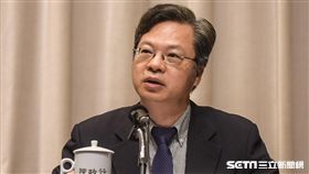 經濟部政務次長龔明鑫出席「排除企業投資障礙五缺之缺地」記者會 圖／記者林敬旻攝