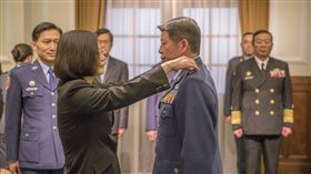 蔡英文總統主持「國軍重要高階幹部晉任布達授階典禮」，空軍司令張哲平。（圖／總統府提供）