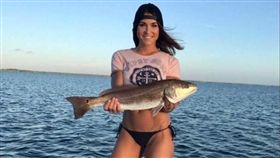 女教師供毒…寄裸照色誘男學生遭逮捕（圖／翻攝自Carcinogent推特）
https://twitter.com/search?q=Stephanie%20Peterson&src=typd&lang=zh-tw