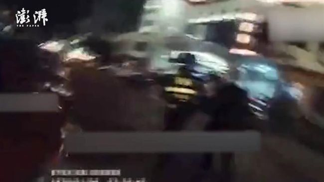 女童口吐白沫　員警抱起一路狂奔醫院