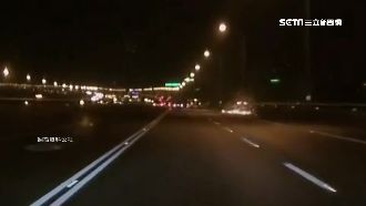休旅車高速亂切車道　害他翻車變火球