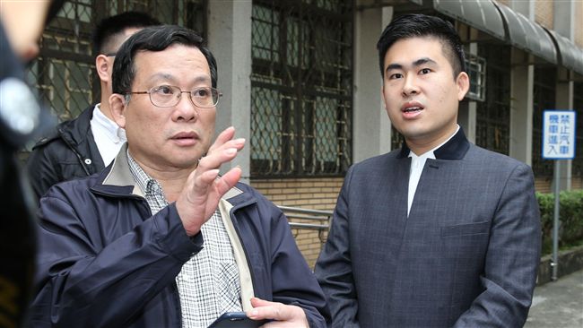 周泓旭涉共諜案　王炳忠父子出庭作證
