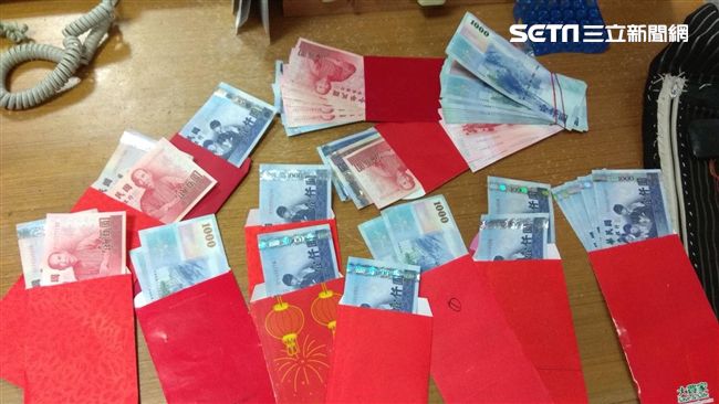 阿嬤弄丟紅包　暖警竟在廁所找到5萬