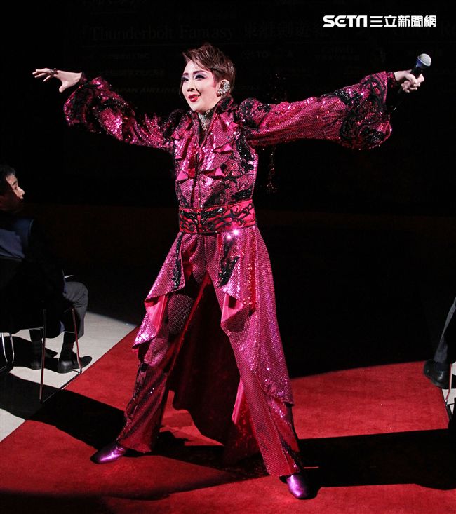 日本寶塚歌劇第三次台灣公演「東離劍遊記」，星組首席明星紅悠智露。（記者邱榮吉/攝影）