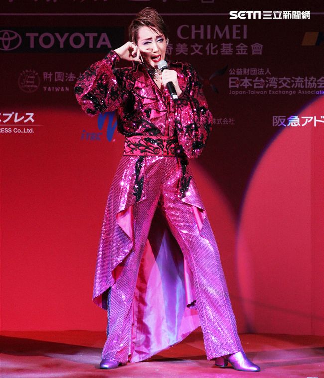 日本寶塚歌劇第三次台灣公演「東離劍遊記」，星組首席明星紅悠智露。（記者邱榮吉/攝影）