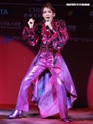 日本寶塚歌劇第三次台灣公演「東離劍遊記」，星組首席明星紅悠智露、星組首席娘役綺咲愛里
、星組禮  真琴出席記者會。（記者邱榮吉/攝影）