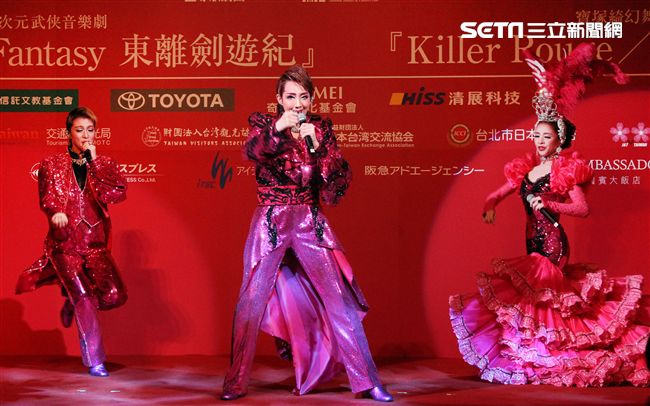 日本寶塚歌劇第三次台灣公演「東離劍遊記」，星組首席明星紅悠智露、星組首席娘役綺咲愛里
、星組禮  真琴出席記者會。（記者邱榮吉/攝影）