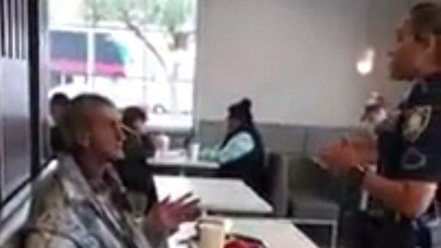 請街友吃麥當勞被趕　他怒批店家惡劣