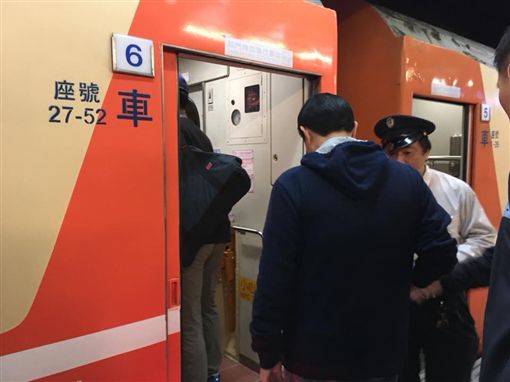 馬英九一早搭台鐵前往花蓮觀光。(圖/翻攝馬英九臉書)