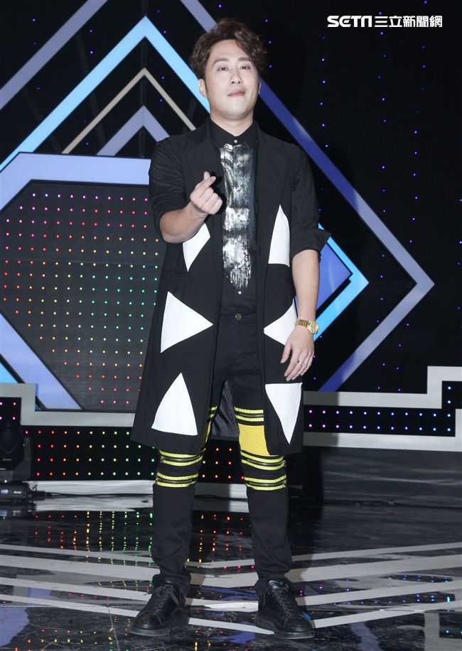 華視「天生王牌」第二季節目首錄多了「兒童歌唱比賽」項目，余祥銓加入主持行列。（記者邱榮吉/攝影）