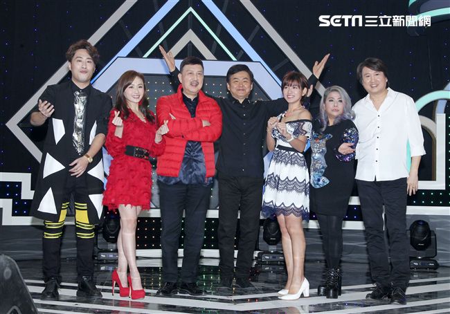 周治平、傅薇、吳淑敏擔任華視「天生王牌」，「兒童歌唱比賽」單元評審。（記者邱榮吉/攝影）

