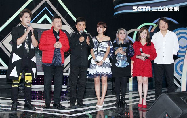 周治平、傅薇、吳淑敏擔任華視「天生王牌」，「兒童歌唱比賽」單元評審。（記者邱榮吉/攝影）

