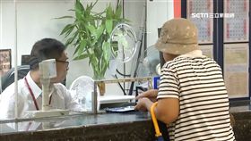 看準人潮多 借錢哥