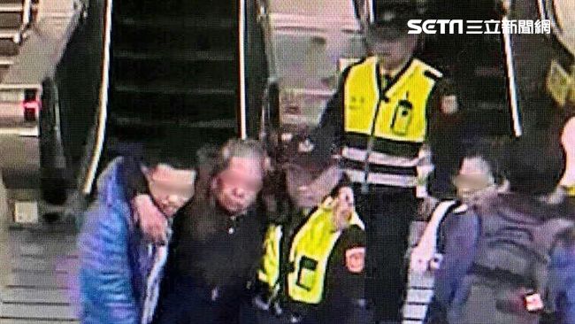 七旬翁電扶梯跌倒　警速按停止鈕救援