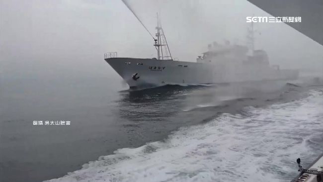侵門踏戶！我海釣船遭日船水砲驅離