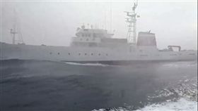 我漁船遭日艦水砲追擊＿https://www.facebook.com/hippo88.wu/posts/1774734215910511?pnref=story