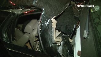 老車拋錨停路肩　駕駛下車查看遭撞飛