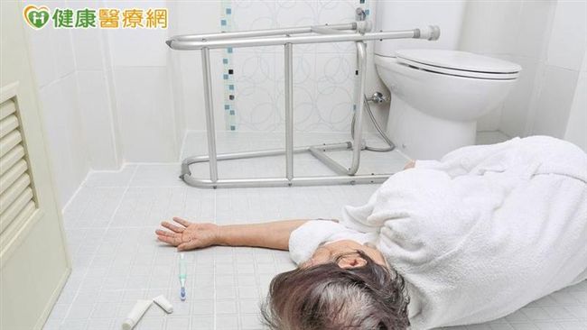老人跌倒主因曝光！滑倒僅佔3％