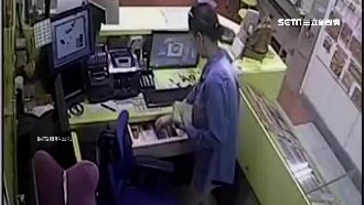 聲東擊西毀馬桶　女賊溜進櫃台偷萬元