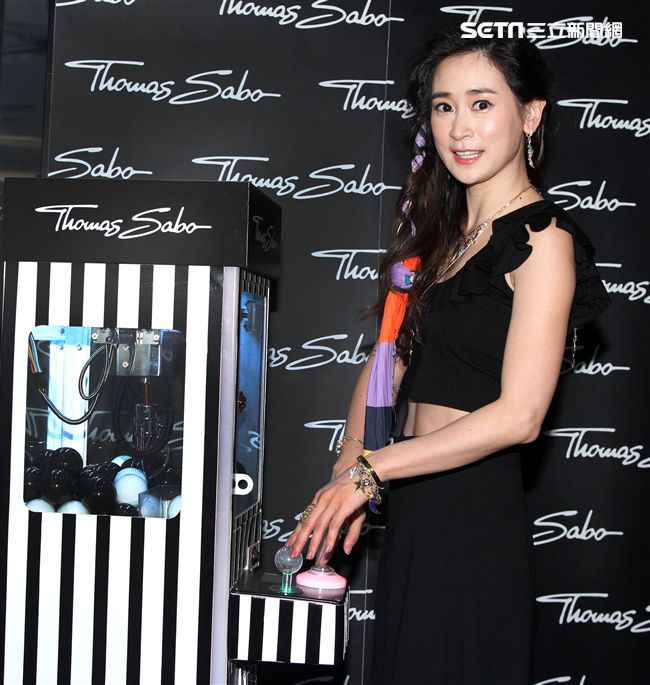 首都客運千金李晶晶被爆有小鮮肉新歡，（5）日在出席飾品活動時心情完全不受之前婚變的影響。（記者邱榮吉/攝影）