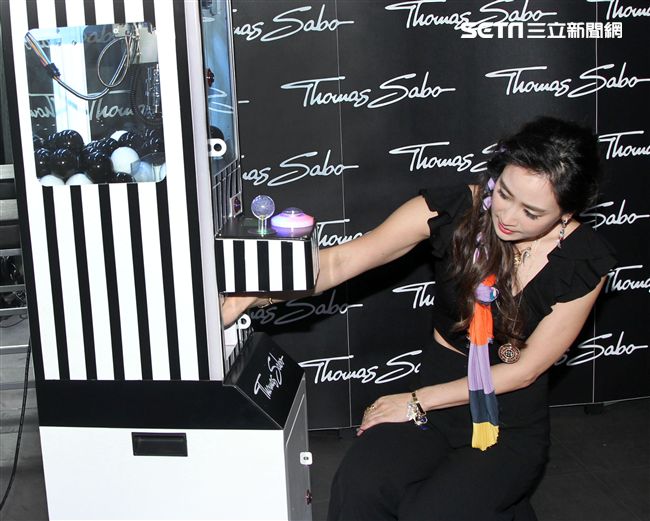 首都客運千金李晶晶被爆有小鮮肉新歡，（5）日在出席飾品活動時心情完全不受之前婚變的影響。（記者邱榮吉/攝影）