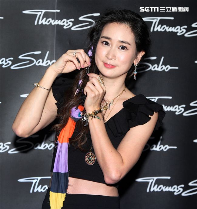 首都客運千金李晶晶被爆有小鮮肉新歡，（5）日在出席飾品活動時心情完全不受之前婚變的影響。（記者邱榮吉/攝影）