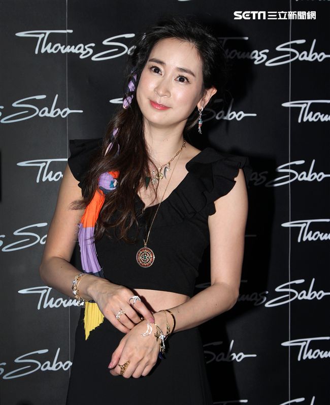 首都客運千金李晶晶被爆有小鮮肉新歡，（5）日在出席飾品活動時心情完全不受之前婚變的影響。（記者邱榮吉/攝影）