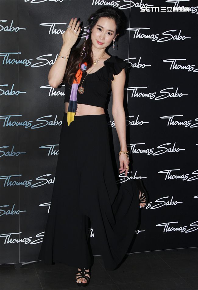 首都客運千金李晶晶被爆有小鮮肉新歡，（5）日在出席飾品活動時心情完全不受之前婚變的影響。（記者邱榮吉/攝影）