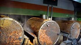 南韓「滾筒烤肉」夯　保留肉汁口感佳（圖／翻攝自빠보로꼬YouTube）
https://www.youtube.com/watch?v=alLVi9GUUIs