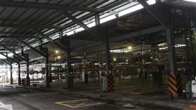 台北果菜市場再休市3天（2）台北果菜市場5日起又休市3天，農委會為防止菜價再跌，已推出5大措施因應。圖為第一果菜批發市場內一片空蕩。中央社記者張皓安攝　107年3月5日