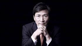 安熙正（안희정）一度被視作南韓總統文在寅接班人。（圖／翻攝自安熙正臉書）