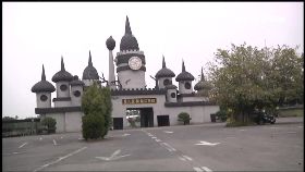 樂園遲發薪1200