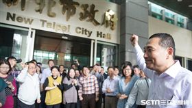侯友宜北市府交接同仁送行 