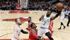 ▲綠衫軍Jaylen Brown（右）率隊奪勝。（圖／美聯社／達志影像）