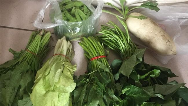 換菜多收錢！網友跟阿嬤買菜吃大虧